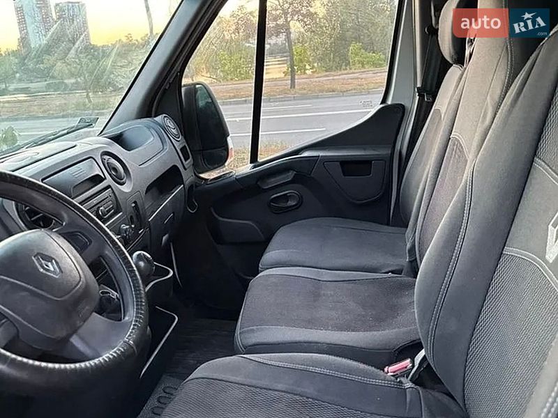 Вантажний фургон Renault Master 2019 в Рівному