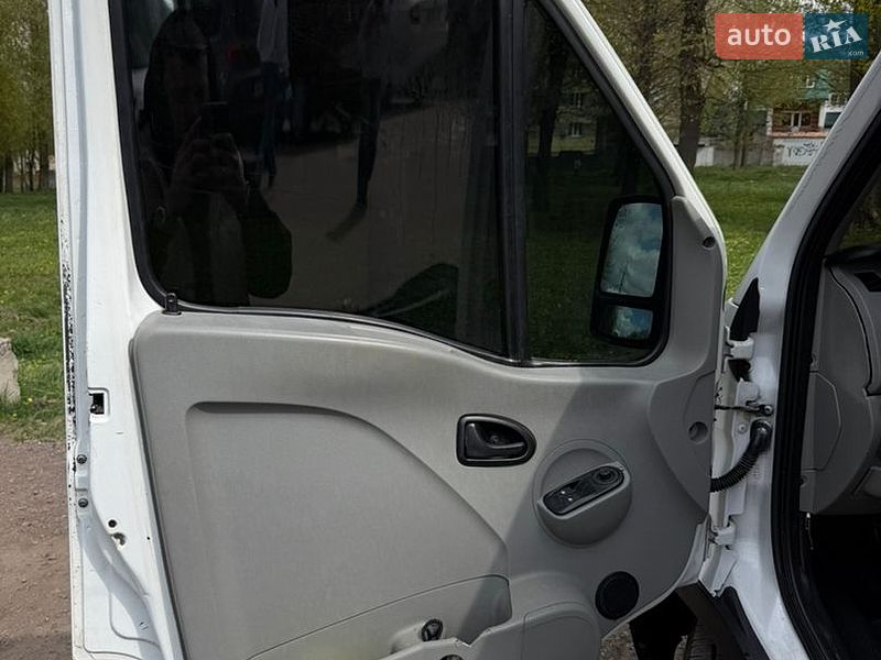 Эвакуатор Renault Master 2007 в Львове фото 11 Эвакуатор Renault Master 2007 в Львове