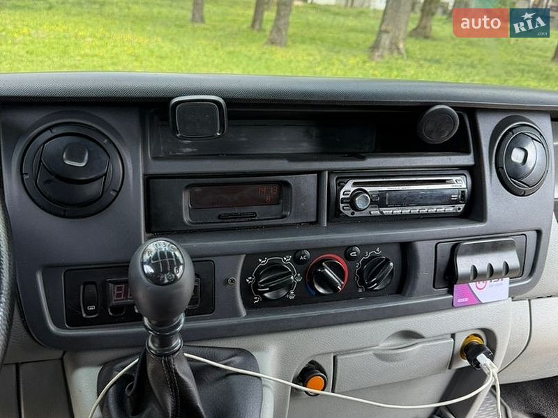 Эвакуатор Renault Master 2007 в Львове фото 14 Эвакуатор Renault Master 2007 в Львове