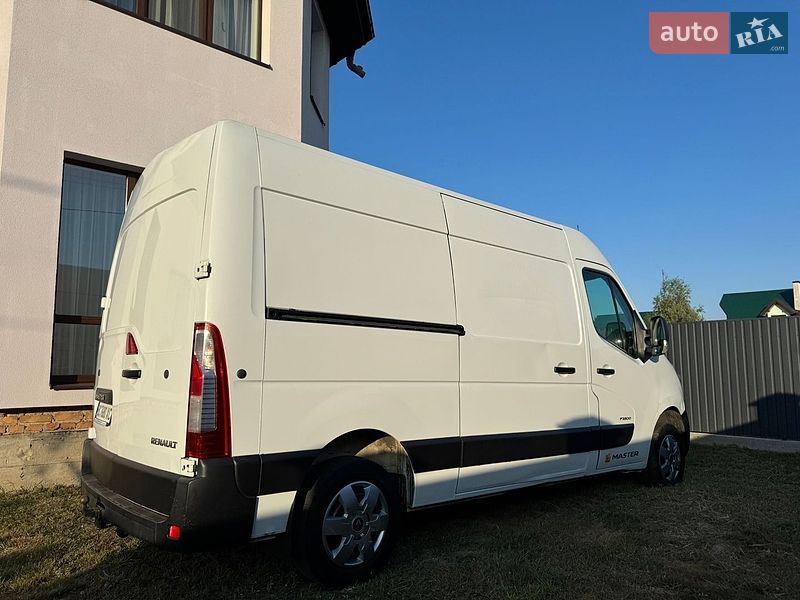 Вантажний фургон Renault Master 2011 в Жовкві