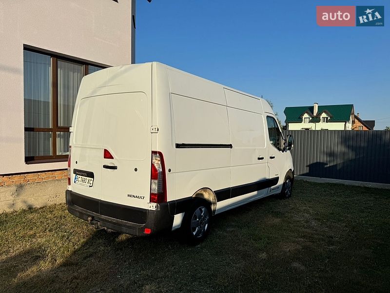 Вантажний фургон Renault Master 2011 в Жовкві