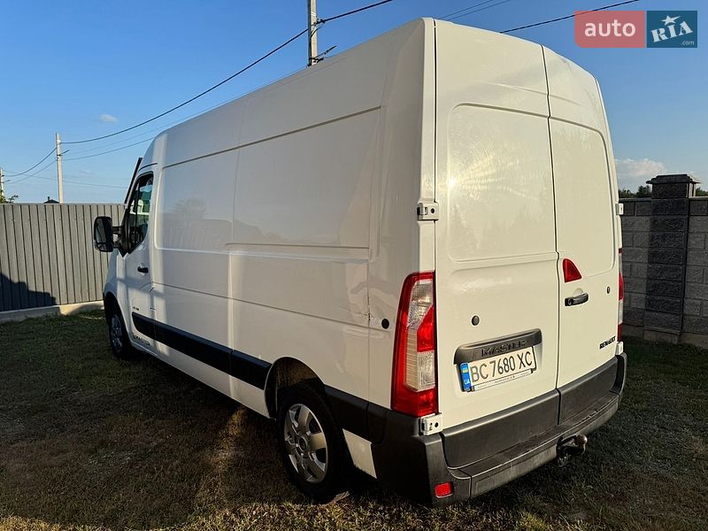 Вантажний фургон Renault Master 2011 в Жовкві