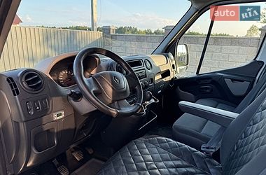 Вантажний фургон Renault Master 2011 в Жовкві