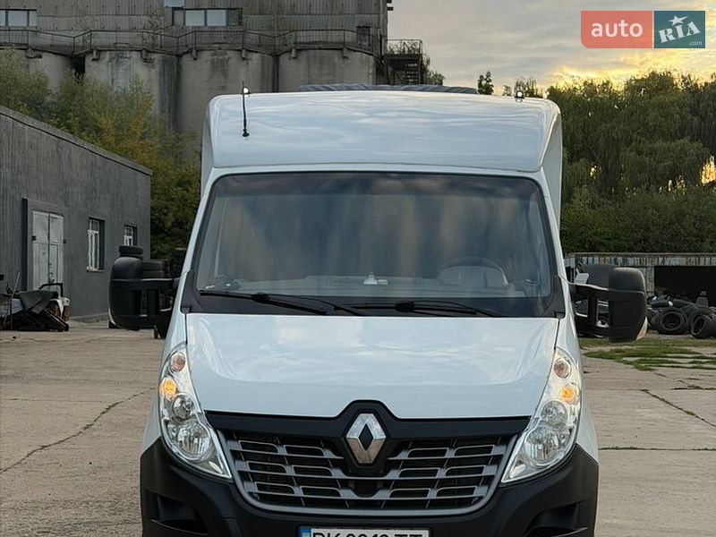 Евакуатор Renault Master 2017 в Рівному