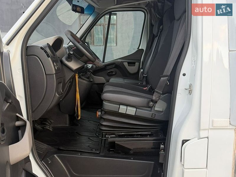 Евакуатор Renault Master 2017 в Рівному