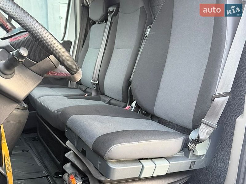 Евакуатор Renault Master 2017 в Рівному