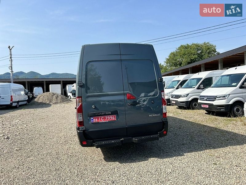Грузовой фургон Renault Master 2022 в Хусте