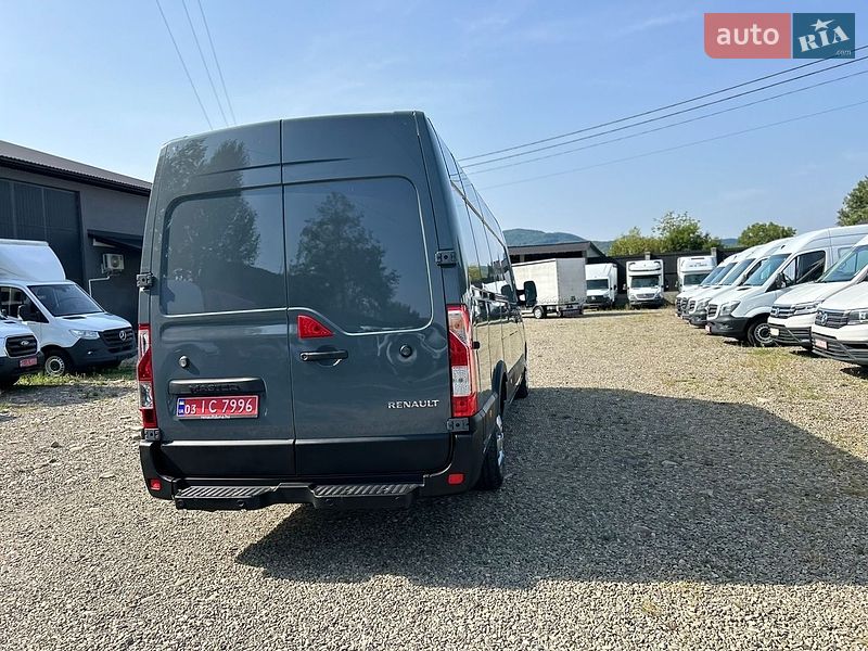 Грузовой фургон Renault Master 2022 в Хусте
