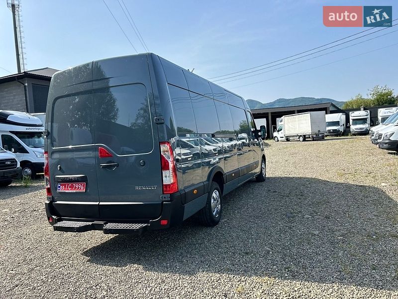 Грузовой фургон Renault Master 2022 в Хусте