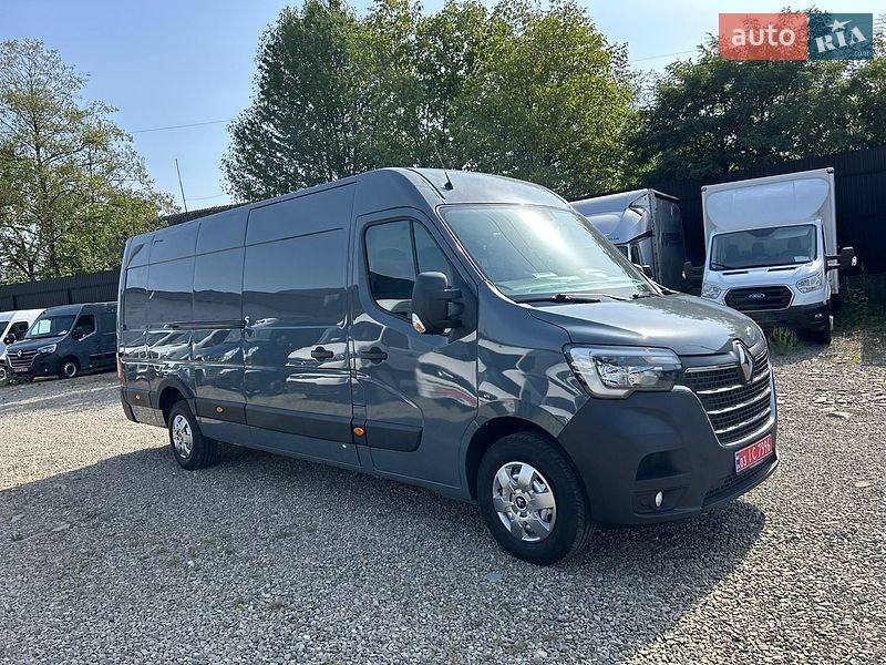 Грузовой фургон Renault Master 2022 в Хусте