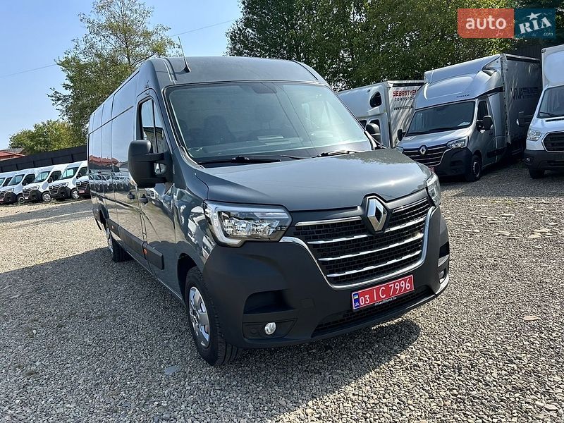 Грузовой фургон Renault Master 2022 в Хусте