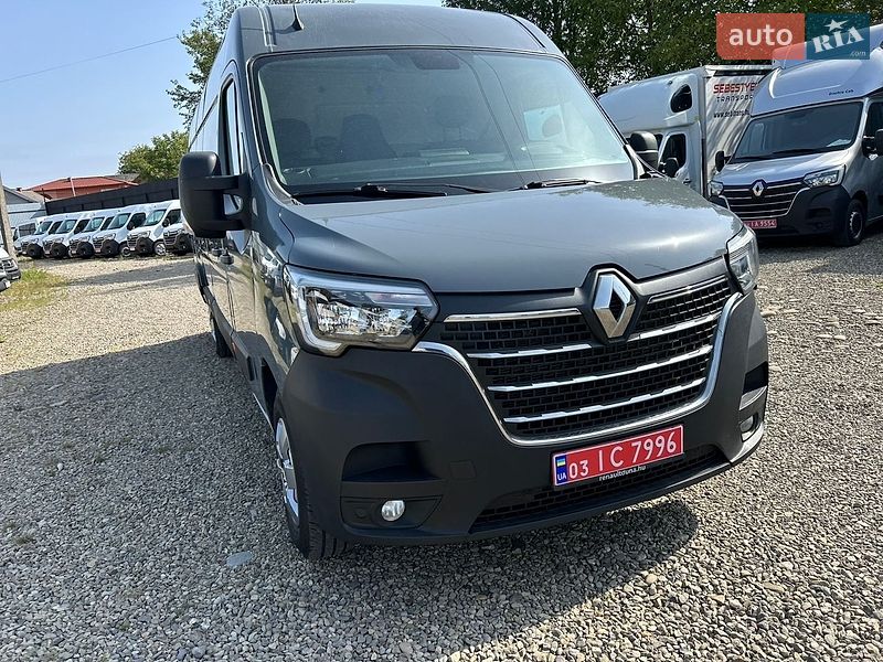 Грузовой фургон Renault Master 2022 в Хусте