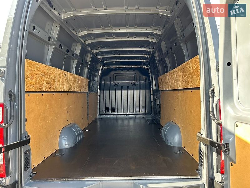 Грузовой фургон Renault Master 2022 в Хусте