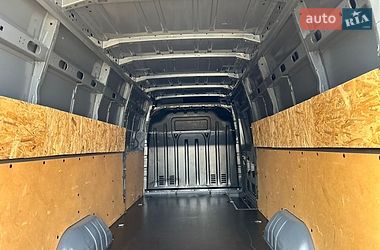 Грузовой фургон Renault Master 2022 в Хусте
