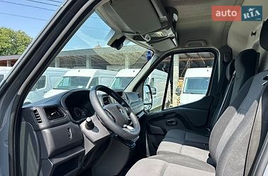 Грузовой фургон Renault Master 2022 в Хусте