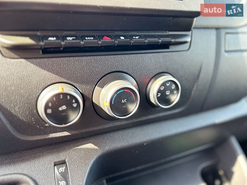 Грузовой фургон Renault Master 2022 в Хусте
