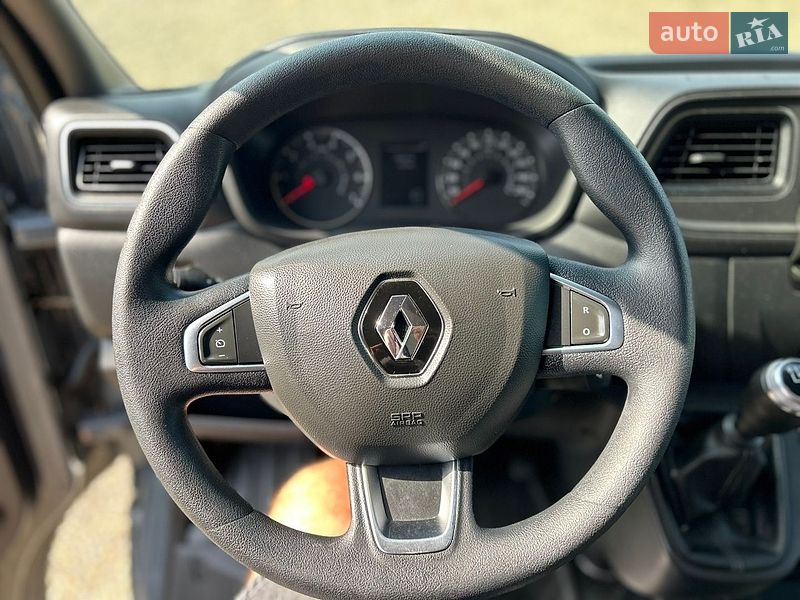Грузовой фургон Renault Master 2022 в Хусте