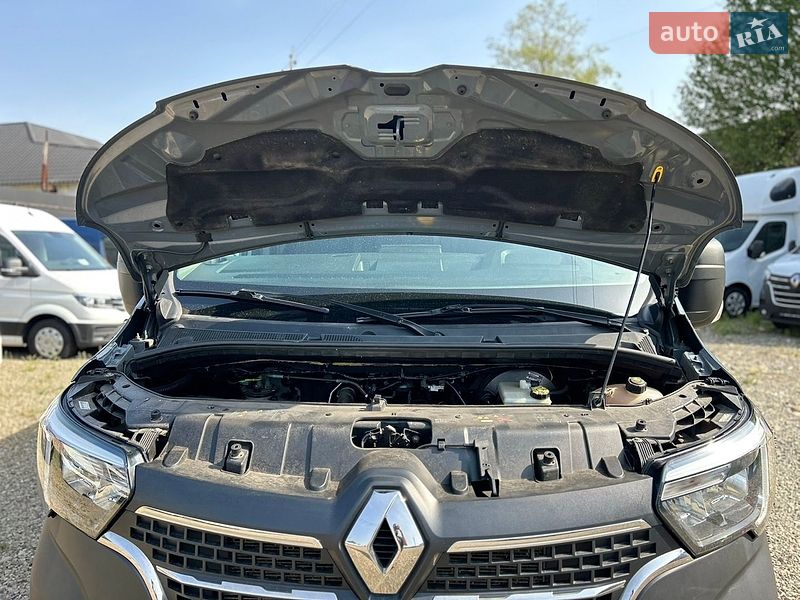Грузовой фургон Renault Master 2022 в Хусте