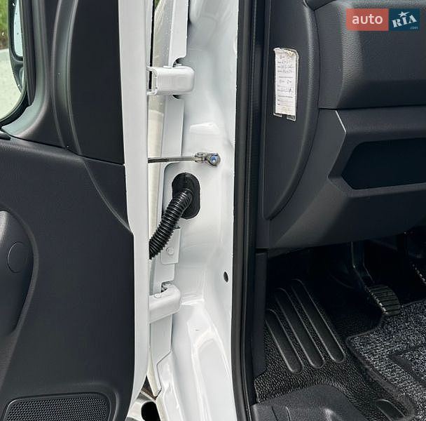 Грузовой фургон Renault Master 2022 в Львове