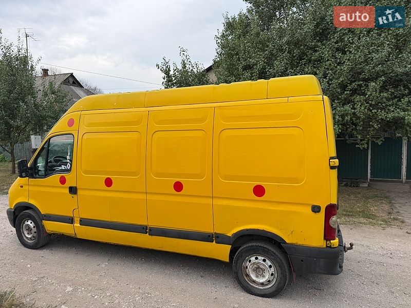 Вантажний фургон Renault Master 2002 в Лозовій
