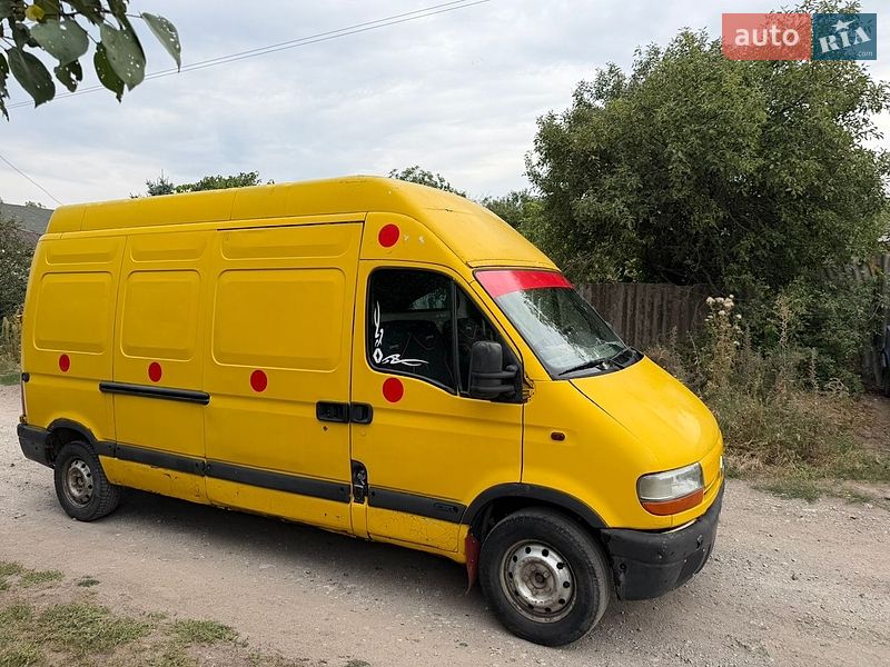 Вантажний фургон Renault Master 2002 в Лозовій