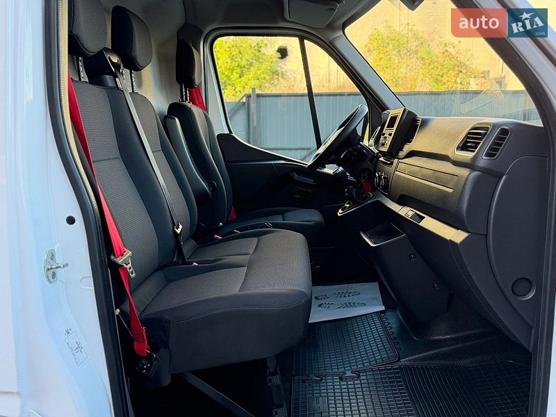 Грузовой фургон Renault Master 2022 в Дубно