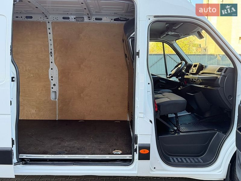 Грузовой фургон Renault Master 2022 в Дубно