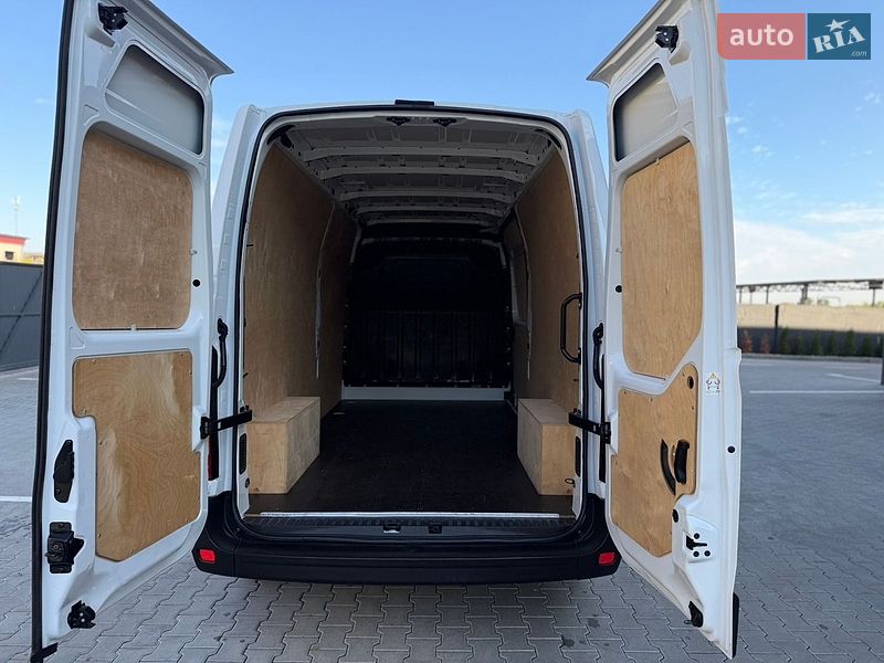 Грузовой фургон Renault Master 2022 в Дубно