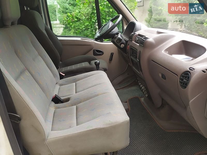 Грузовой фургон Renault Master 1999 в Брошневе-Осаде