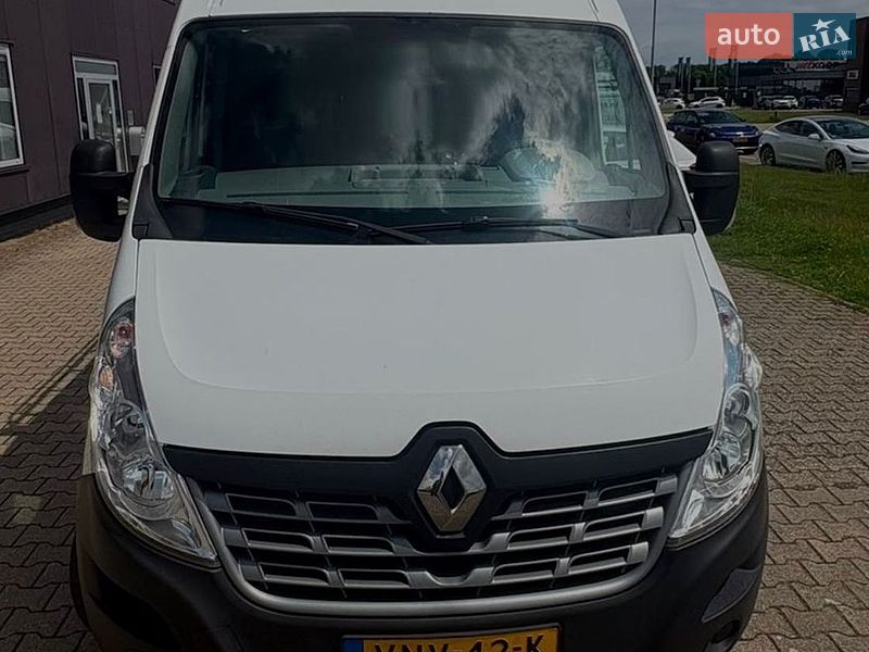 Вантажний фургон Renault Master 2015 в Луцьку