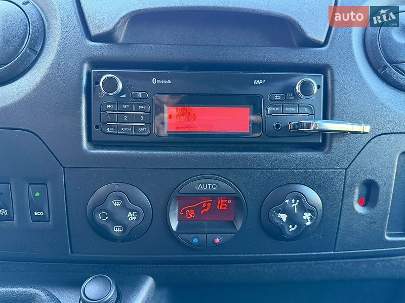 Грузовой фургон Renault Master 2015 в Тернополе