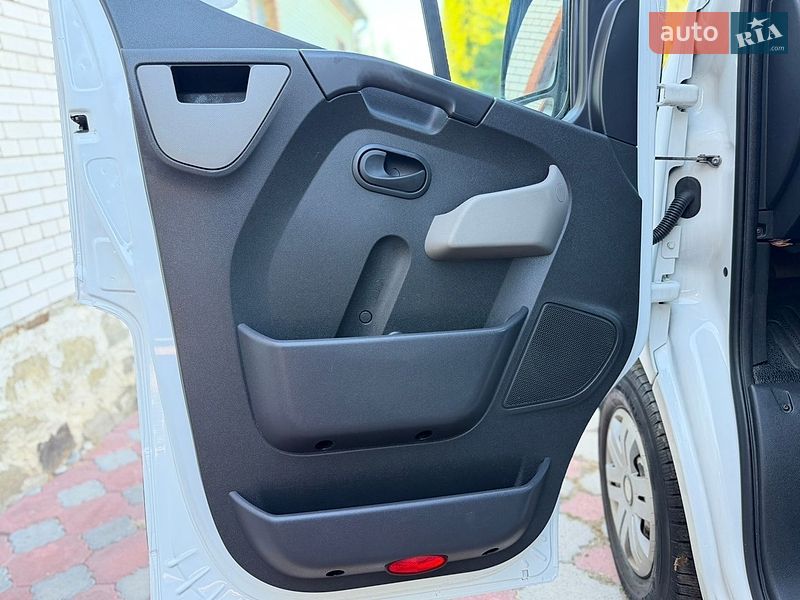 Грузовой фургон Renault Master 2015 в Тернополе