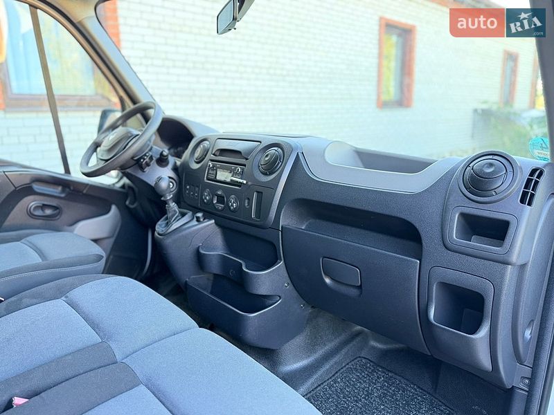 Грузовой фургон Renault Master 2015 в Тернополе