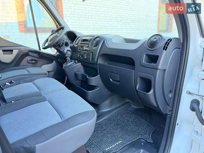 Грузовой фургон Renault Master 2015 в Тернополе