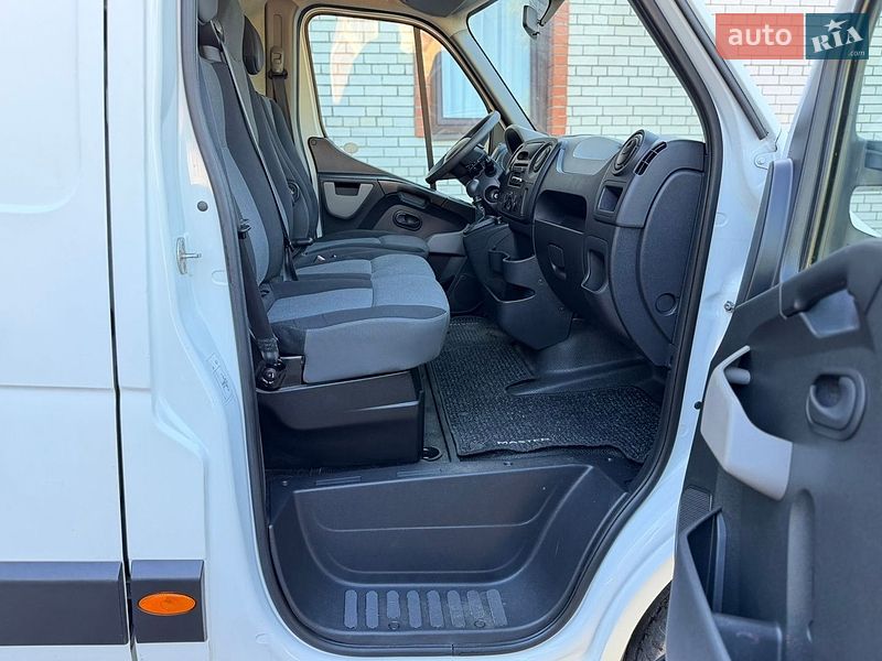 Грузовой фургон Renault Master 2015 в Тернополе