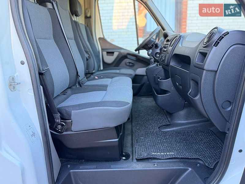 Грузовой фургон Renault Master 2015 в Тернополе