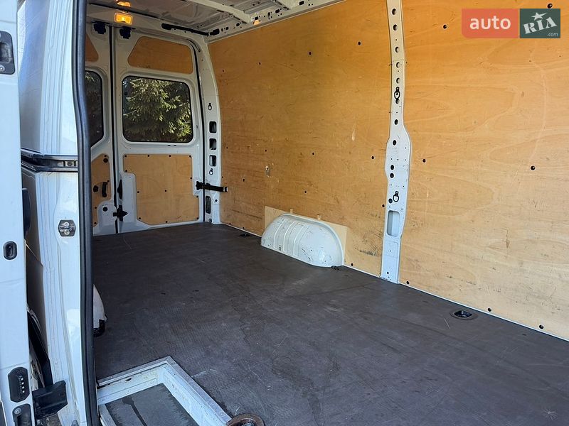 Грузовой фургон Renault Master 2015 в Тернополе