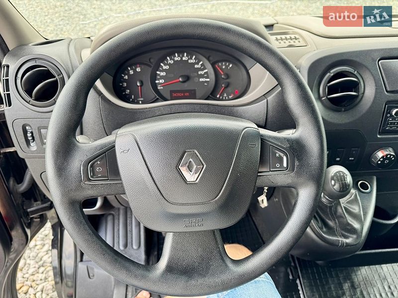 Грузовой фургон Renault Master 2016 в Черновцах