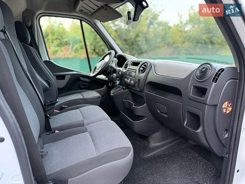 Вантажний фургон Renault Master 2017 в Дубні