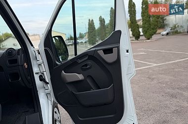 Вантажний фургон Renault Master 2017 в Дубні