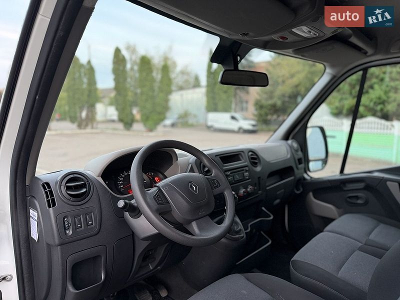 Вантажний фургон Renault Master 2017 в Дубні