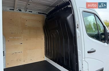 Вантажний фургон Renault Master 2017 в Дубні