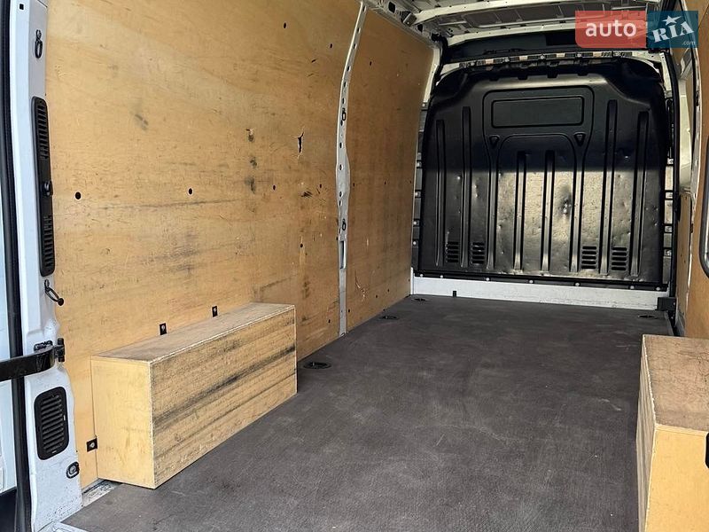 Грузовой фургон Renault Master 2022 в Рованцах