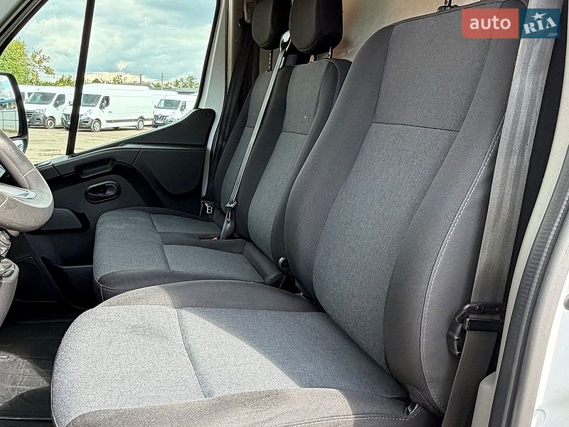 Грузовой фургон Renault Master 2023 в Дубно