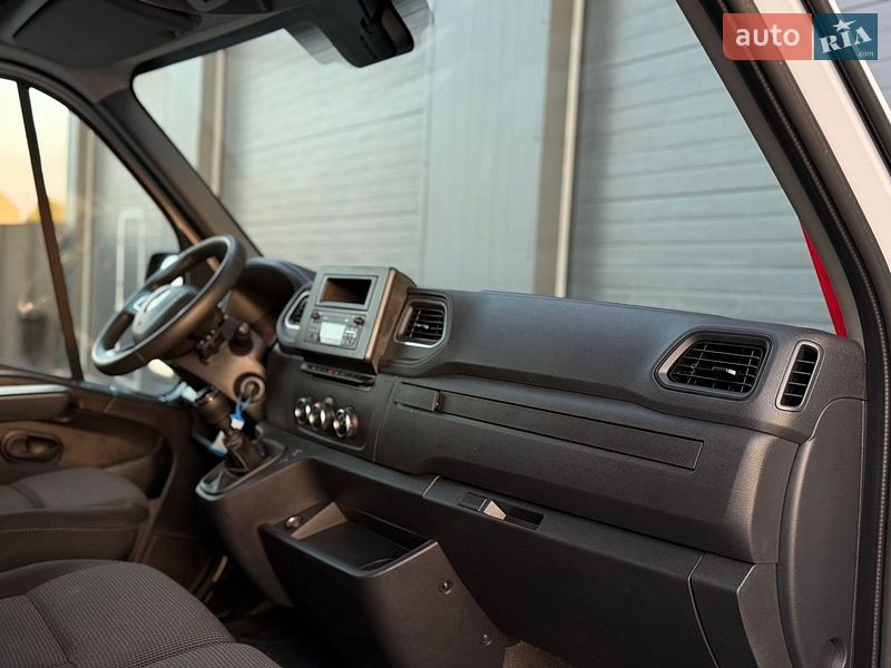 Вантажний фургон Renault Master 2024 в Дубні