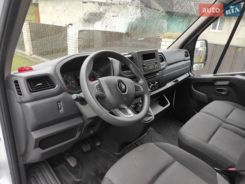 Грузопассажирский фургон Renault Master 2023 в Калуше
