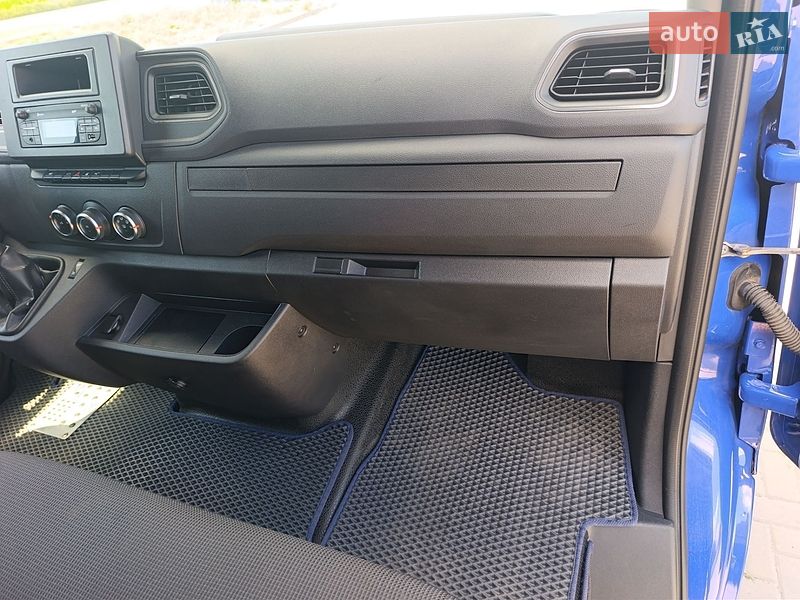 Вантажний фургон Renault Master 2019 в Краснограді