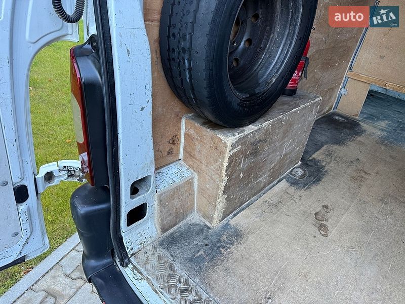 Вантажопасажирський фургон Renault Master 2005 в Хмельницькому