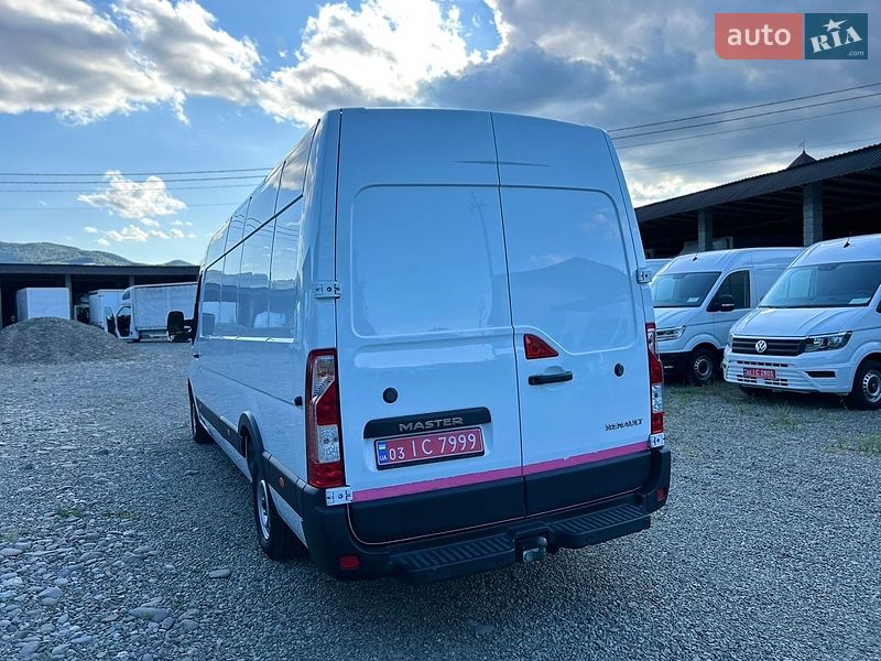 Вантажний фургон Renault Master 2022 в Хусті