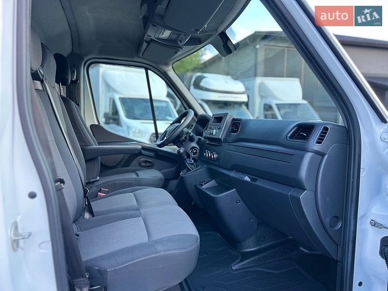 Вантажний фургон Renault Master 2022 в Хусті